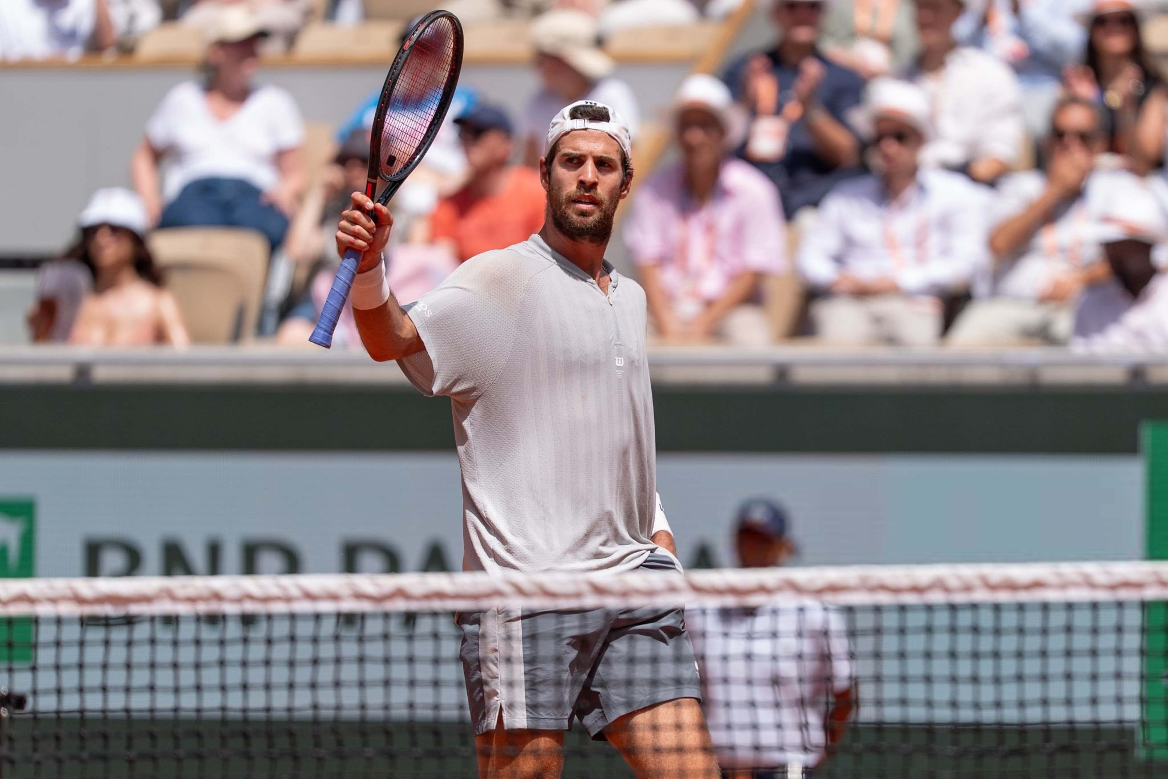 Хачанов сломил сопротивление Гастона и вышел во второй этап турнира ATP 500 в Германии