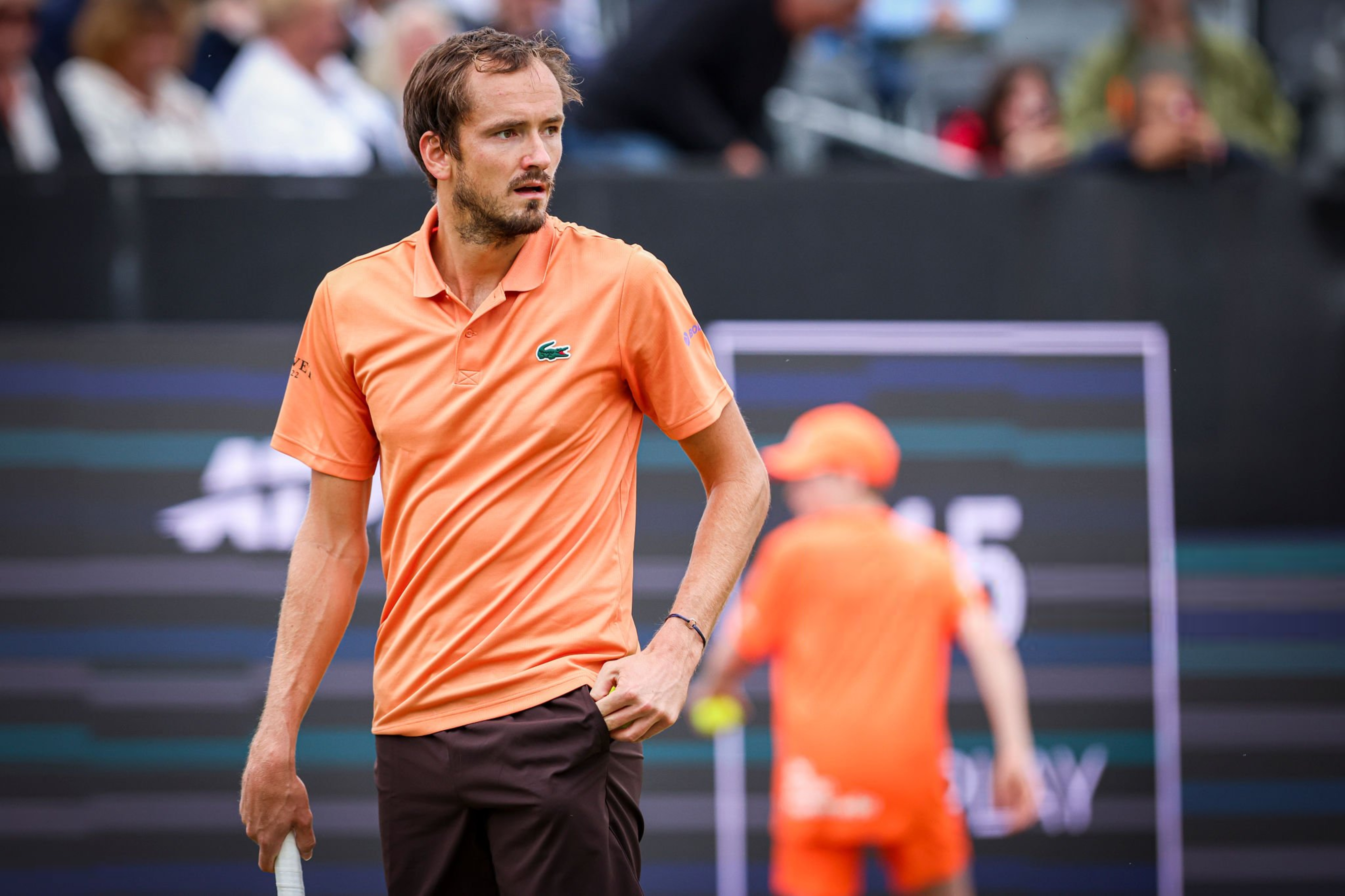Медведев вышел в 1/4 финала травяного турнира ATP 500 в Германии